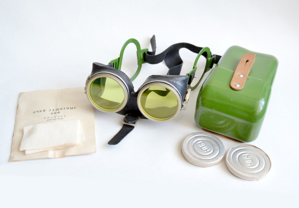 Очки ОФ или ОПФ специальные для защиты глаз военнослужащего СССР